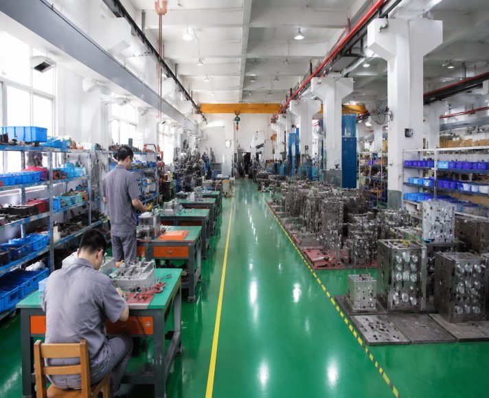 Mold manufacturing workshop